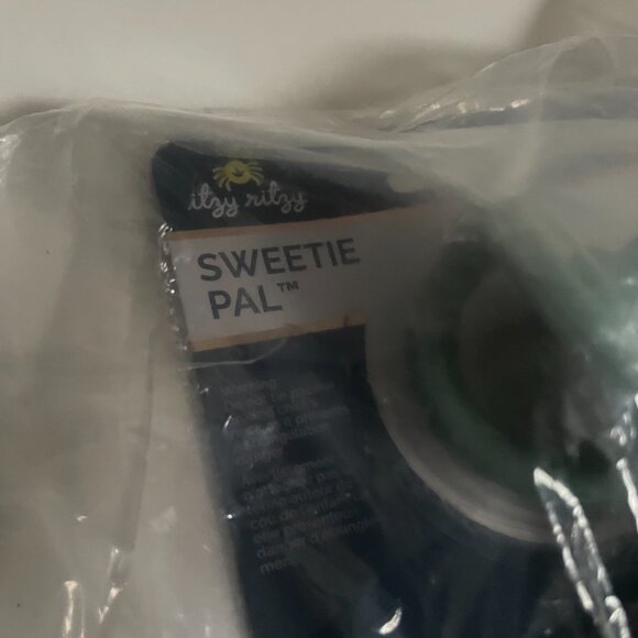 Itzy Ritzy Pacifier & Lovey Set, Llama - Picture 3 of 5